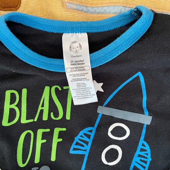 Gerber baby pajama set 24 month - Picture 2 of 4